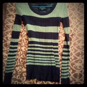 Mudd sweater top